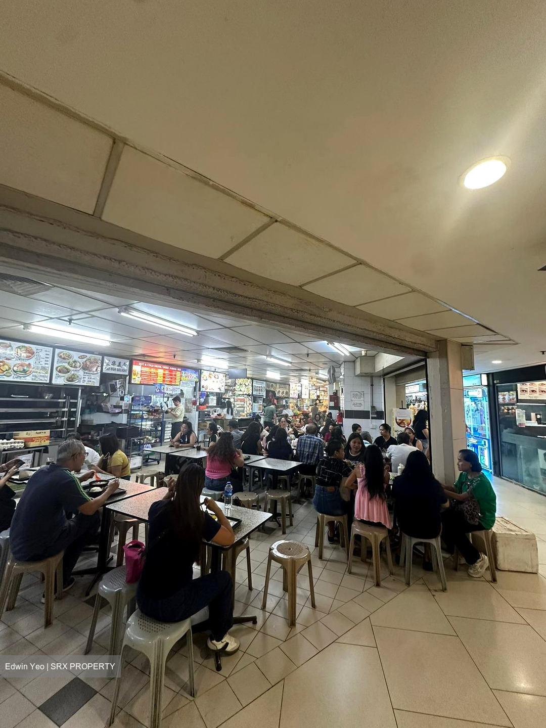 Lucky Plaza (D9), Retail #536663811